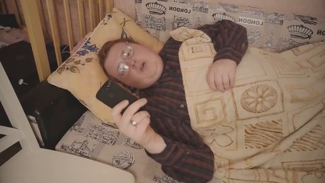 Будильник Пора вставать Red 21 смотреть онлайн