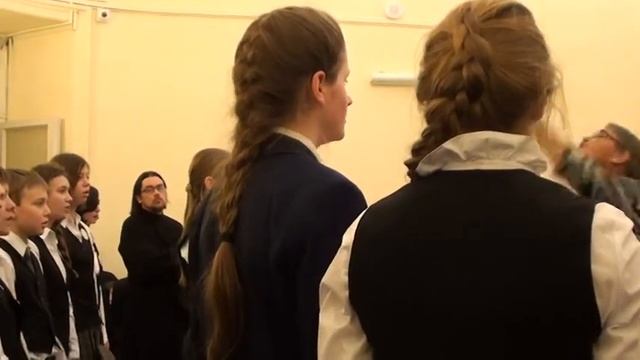 М.ФРАДКИН "У ДЕРЕВНИ КРЮКОВО" - ХОР ПРАВОСЛАВНОЙ ГИМНАЗИИ "СВЕТ" смотреть онлайн