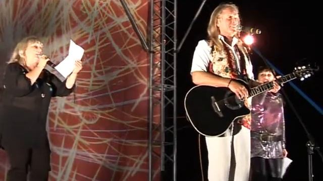 Крис Кельми на дне города смотреть онлайн