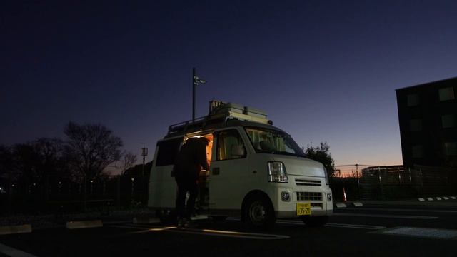 【車中泊の旅】小さな手作り軽キャンピングカーに住むふたりの奈良の旅。1300年前から伝わる鍋で温まる夜を過ごす。/Car camping смотреть онлайн