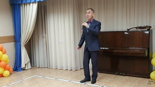 Касимов Роман "Главное, ребята, сердцем не стареть" - Концерт "Нам песня жить и любить помогает" смотреть онлайн