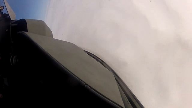 Пробив облачности. Полет в сму смотреть онлайн