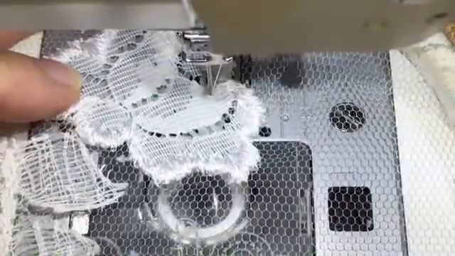 Маленький секрет - большие возможности. Вышивка на Швейной Машинке?Свадебная вышивка?Embroidery смотреть онлайн