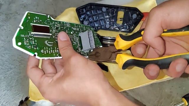 BLANK PANEL OF HONDA CBR150R DUE TO DAMAGE BY WATER | DIY REPAIR смотреть онлайн