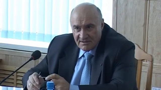 Глава района поручил провести мониторинг освещения объектов социальной сферы и улиц. смотреть онлайн