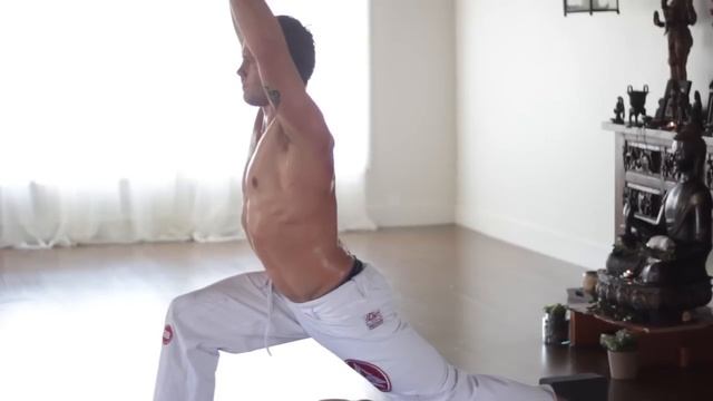 Vinyasa Flow Yoga for Jiu Jitsu with Prof. Flavio Almeida смотреть онлайн