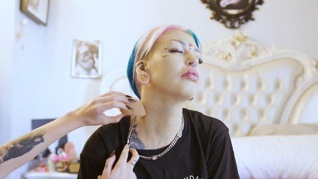 I've Spent $70,000 On My 600 Tattoos | HOOKED ON THE LOOK смотреть онлайн