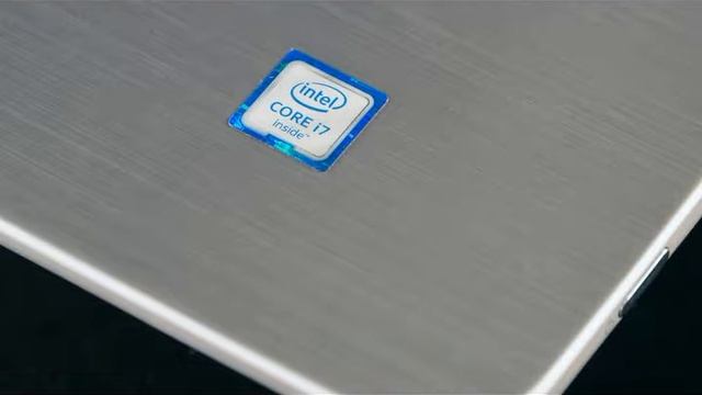 DELL INSPIRON 17 7000 2-IN-1 (2016) смотреть онлайн