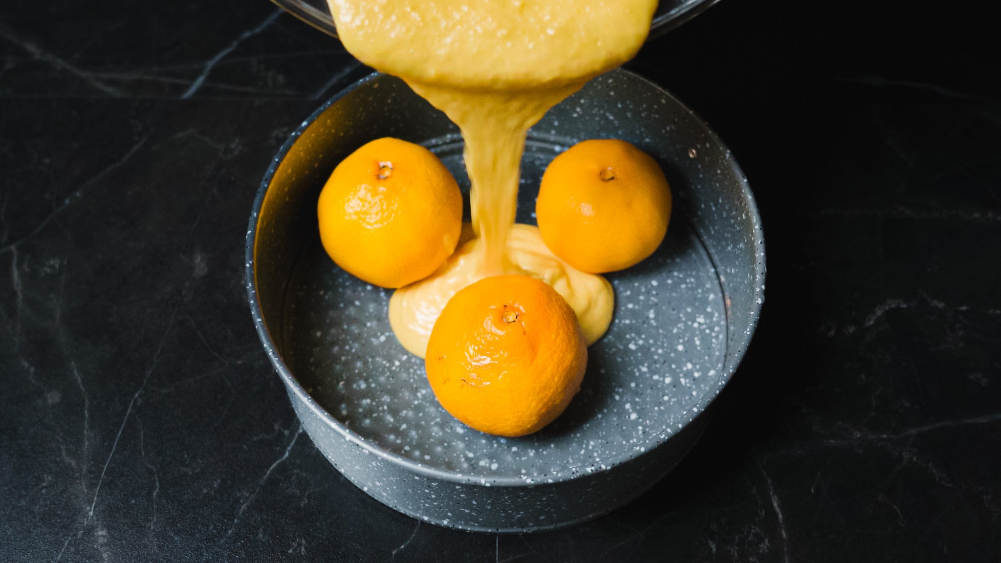 Как из целых мандаринов приготовить пирог без муки и масла. Десерт, который тает во рту смотреть онлайн