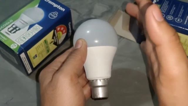 Crompton 9W LED Bulb Review / LED बल्ब खरीदने से पहले ये वीडियो देखलो। смотреть онлайн