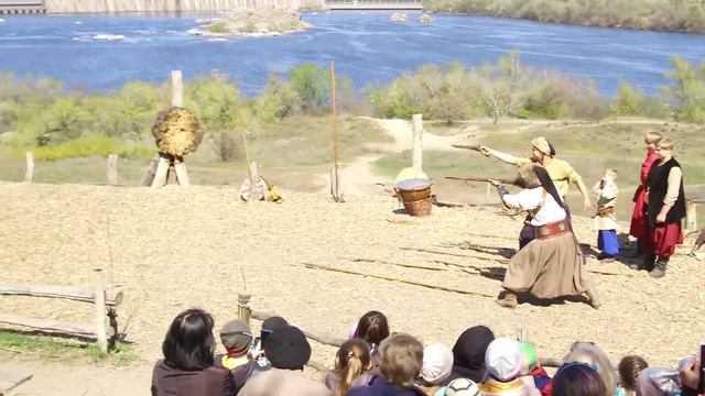 Запорожье, Хортица с высоты птичьего полёта, выступление козаков, видео с квадрокоптера смотреть онлайн