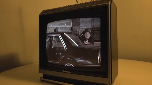 I'm Gonna Get You Sucka on a 1986 Panasonic TV set смотреть онлайн