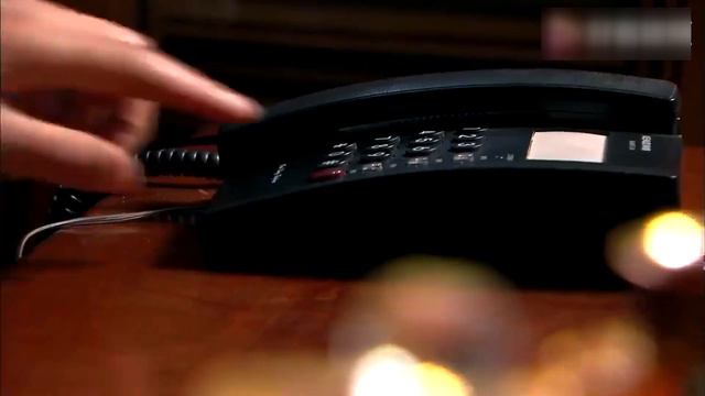 女兒偷看了媽媽的日記，發現了自己竟然是殺人犯的女兒，媽媽難過的當場自殺⚔️ 犯罪 смотреть онлайн