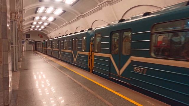 Отправление Ем-501/Ема-502 с выбитой зеленой лампой РП со станции Кировский завод смотреть онлайн