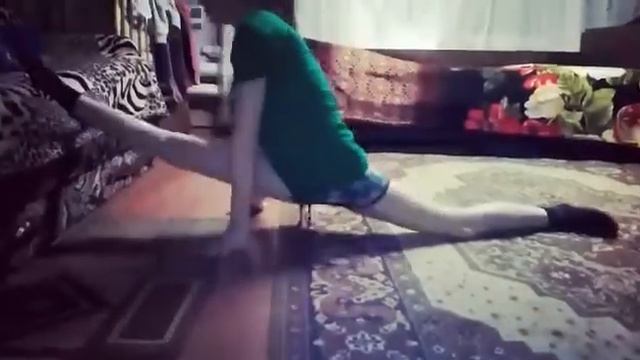 Вот как я сажусь на шпагат!!! смотреть онлайн