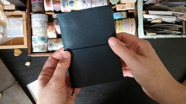 Traveler's Notebook Passport Size EDC Wallet Setup & Chat | 1.61 Soft Goods, Baum-Kuchen & Life смотреть онлайн