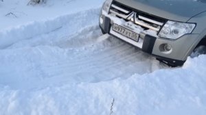 митсубиси паджеро 4 тестируем по снегу часть 2