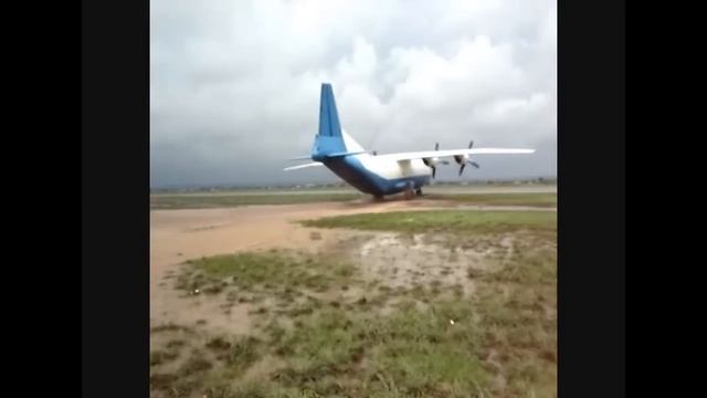 Летающие внедорожники, НАШИ лётчики в Африке, Наши лётчиики в Сирии. Ан 12 смотреть онлайн