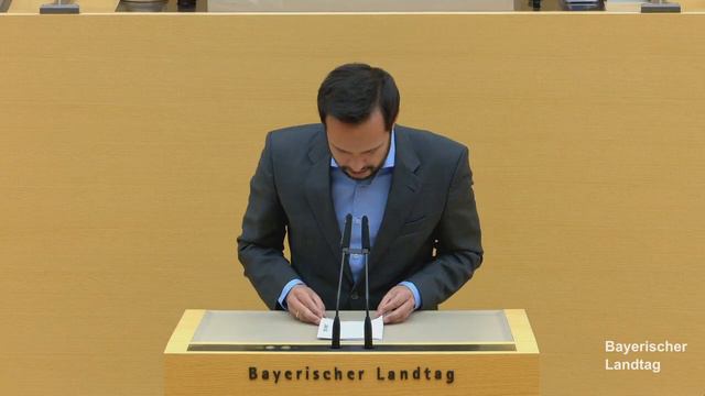 Gesetzentwurf der Grünen: Änderung des Feiertagsgesetzes | Martin Hagen am 02.02.2022 смотреть онлайн
