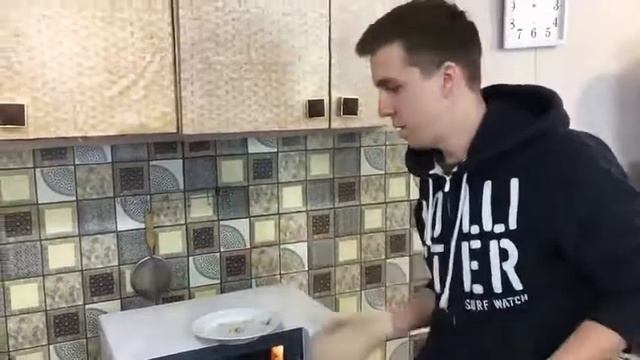 Разные предметы В микроволновку Пега смотреть онлайн
