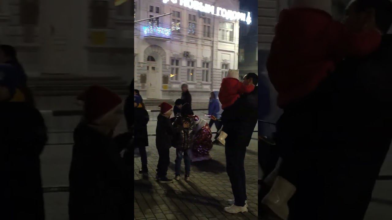 Театральная площадь в новогоднюю ночь 2024. #shotrs #евпатория #январь2024 смотреть онлайн