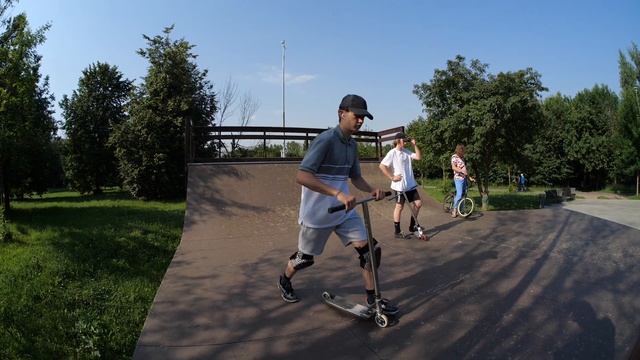 game of scoot - @markelov_n__ @sayapin_m скейтпарк м.Бабушкинская смотреть онлайн