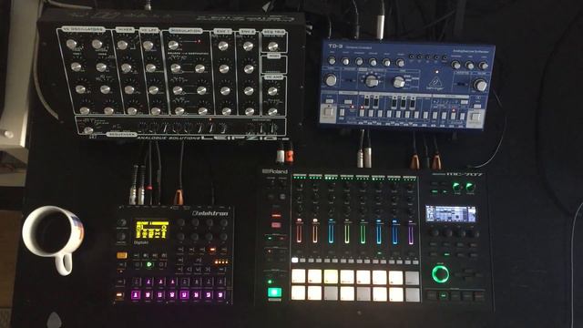 1st Break (Acid/Breakbeat) - Roland MC707, Elektron Digitakt, AS Leipzig, Behringer TD3