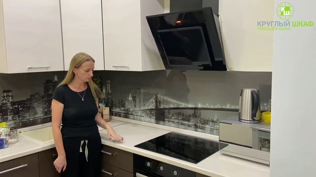 Отзыв клиента Инны, сборка кухонного гарнитура в Москве от фабрики мебели "Круглый Шкаф" смотреть онлайн