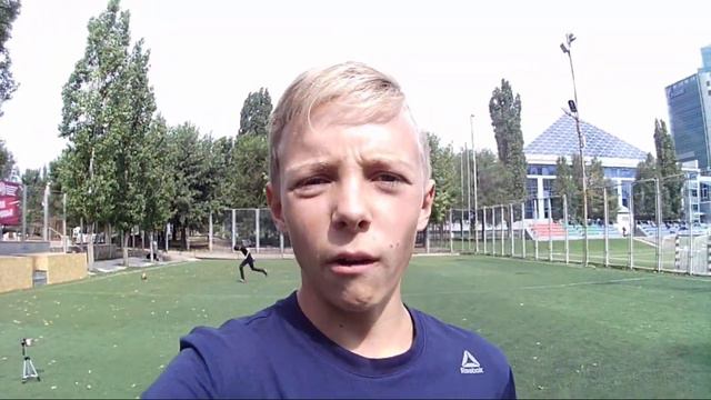 ЛЖИВЫЕ ПЕНАЛЬТИ СЛАБОЙ НОГОЙ НА ЖОПУ смотреть онлайн