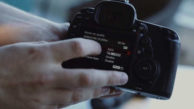 Canon 5D Mark IV DCI 4K Video Crop vs HD смотреть онлайн