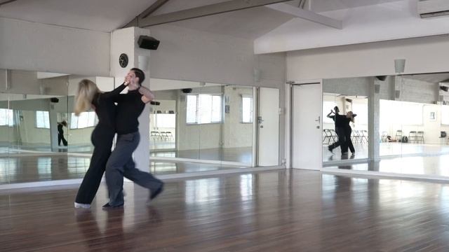 Feather Step to Double Reverse Overspin & Reverse Wave - Slow Foxtrot смотреть онлайн