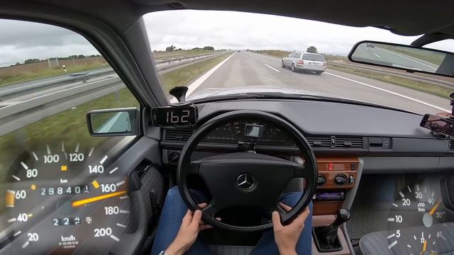 1992 Mercedes 250D | V-max. Walka o każdy km/h była zacięta. смотреть онлайн