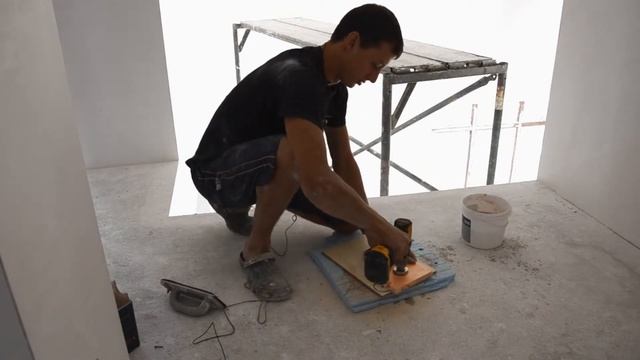 "Тест" чем лучше сверлить плитку ? смотреть онлайн