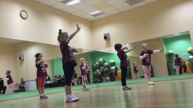 Открытый урок 2 в студии Magic Vibes смотреть онлайн