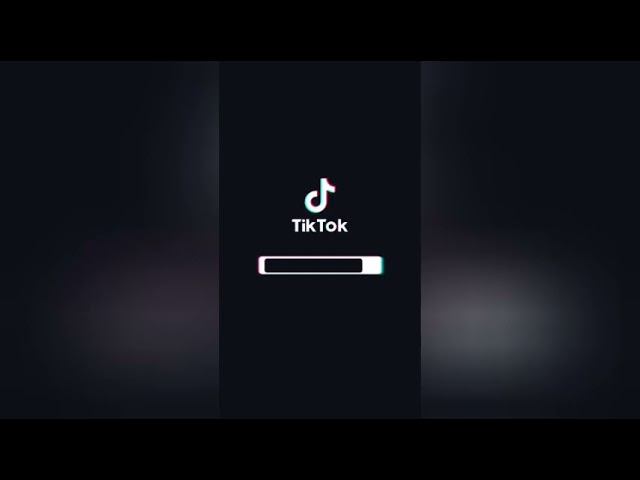 старшеклассницы переодеваются, тем временем физрук в вентиляции смотреть онлайн