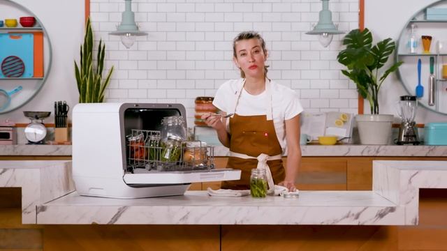 Can This Chef Cook A 3-Course Meal With A Dishwasher? • Tasty смотреть онлайн