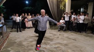 Мужчина вышел из толпы и Офигенно станцевал !!  #свадьба #танец