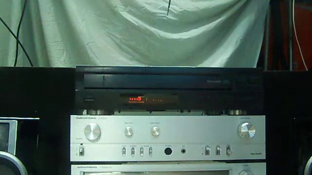 Yamaha CDC-565 5-CD player смотреть онлайн