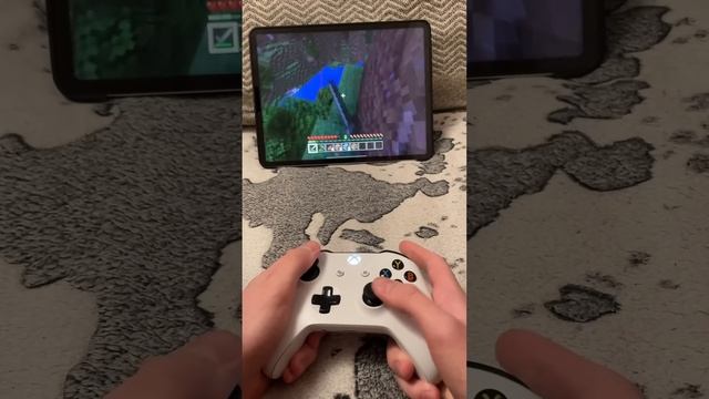 В ПЕРВЫЙ РАЗ ИГРАЮ НА ДЖОЙСТИКЕ В МАЙНКРАФТ смотреть онлайн