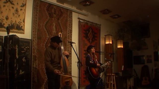 Solid Air (Alegra Broughton & Sam Page) with 'So Sweet' @ Strings.org смотреть онлайн