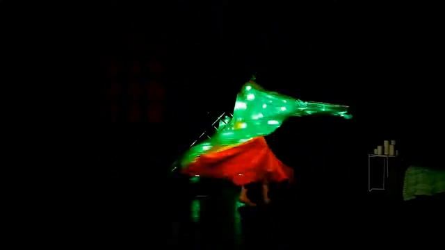 Световое шоу. Танец со светодиодными крыльями. Шоу на праздник! смотреть онлайн