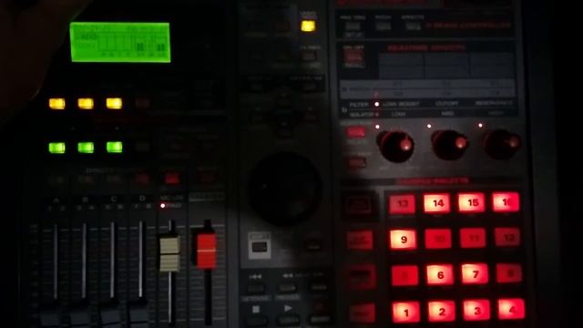 Lo Fi intro with Space Oracle and ?Secret? producer Roland SP-808 смотреть онлайн