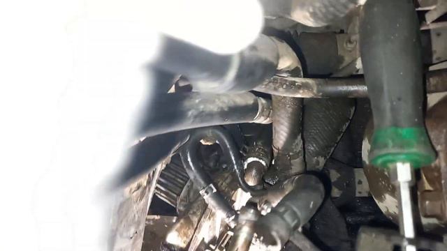 Demontaż pompy wody Mazda MPV nie takie proste смотреть онлайн