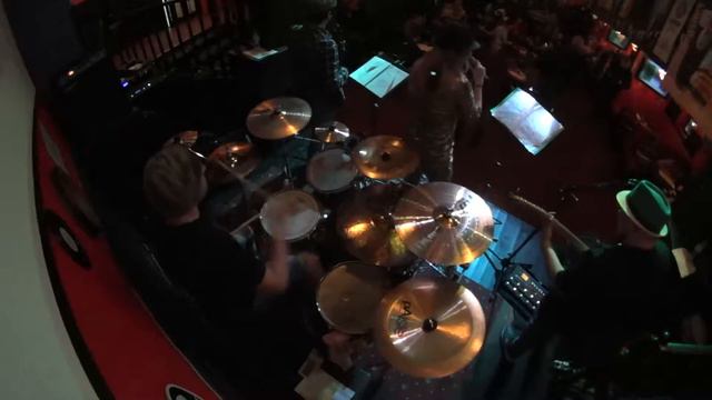 ХЬЮСТОН - цунами (live in HARAT`s PUB Saratov) смотреть онлайн