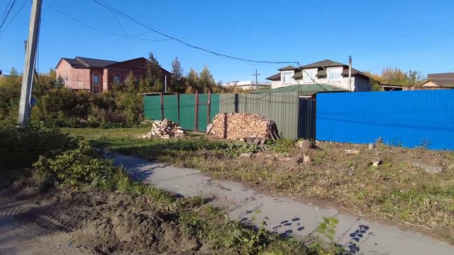 Иду по улице Карла Маркса в Каслях (1)