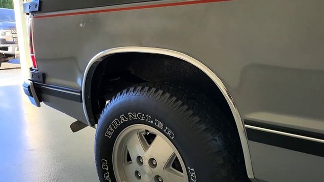 1989 Chevy s10 Blazer Walk Around 140 Original Miles смотреть онлайн