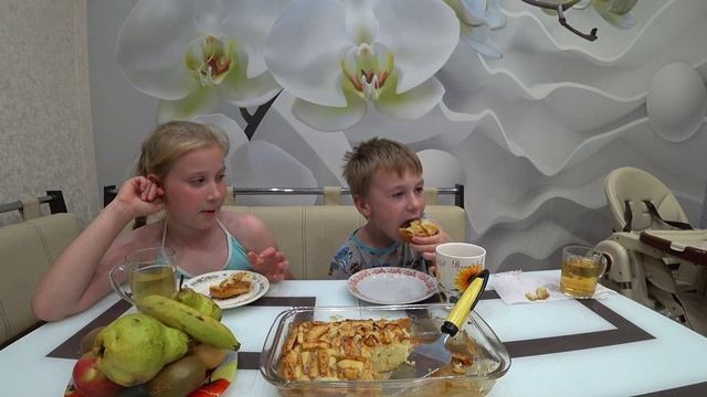 мукбанг кексс с яблоками