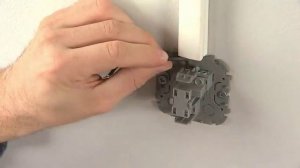 Монтаж выключателя Legrand Quteo