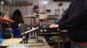 Снаряжение патронов на прессе Буратинка.mp4