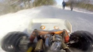 Бензиновая машинка на пульте управления по снегу - HPI BAJA 5B in the snow  (часть 2)